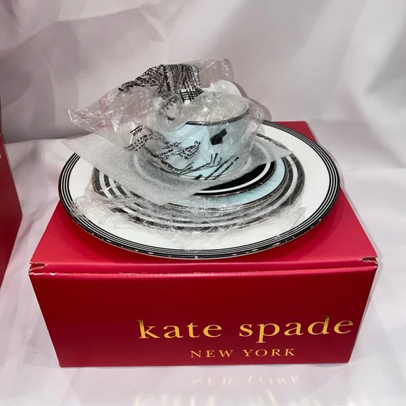 (3 Place Settings) Kate Spade New York Parker Place 5 Piece China Place Serving - Picture 1 of 16